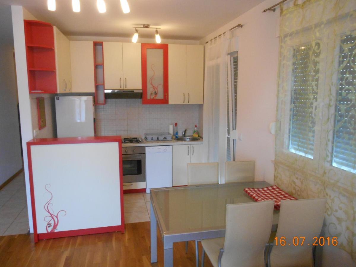 Toni Appartement Omiš Buitenkant foto