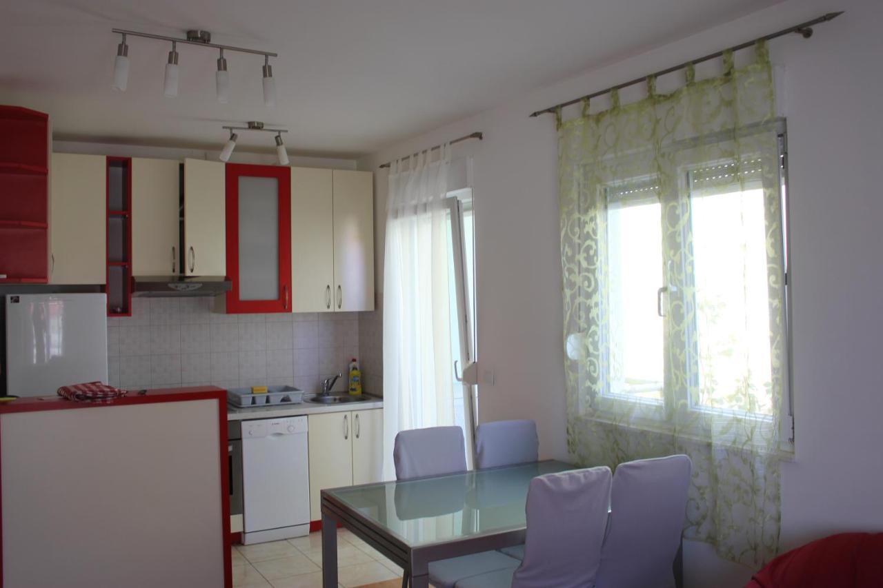 Toni Appartement Omiš Buitenkant foto