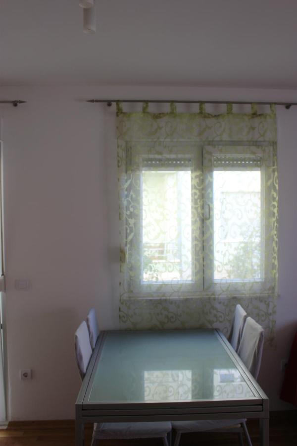 Toni Appartement Omiš Buitenkant foto