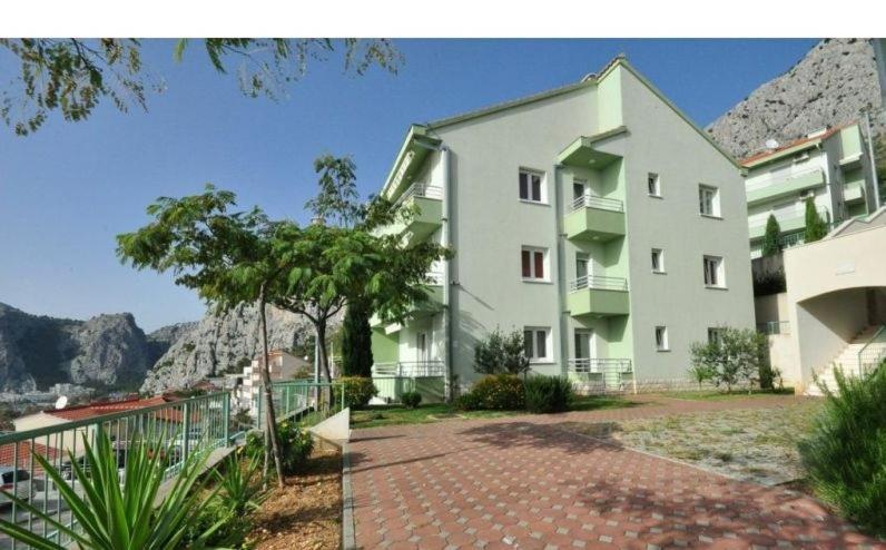 Toni Appartement Omiš Buitenkant foto