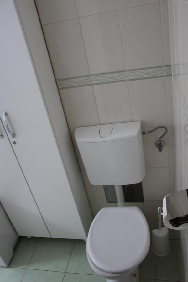 Toni Appartement Omiš Buitenkant foto