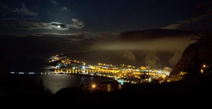 Toni Appartement Omiš Buitenkant foto